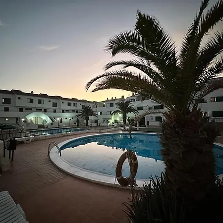 شقة Cozy Alondras Park Retreat