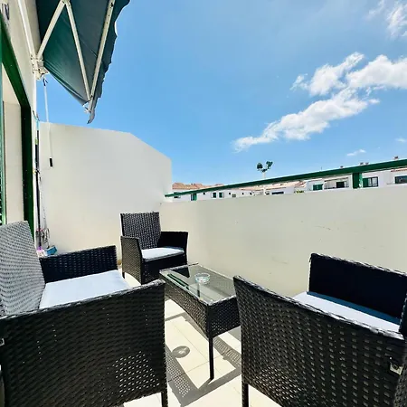 Cozy Alondras Park Retreat شقة أرونا