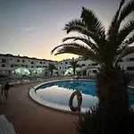 Апартаменты Cozy Alondras Park Retreat