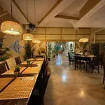 Апартаменты Cozy Alondras Park Retreat *